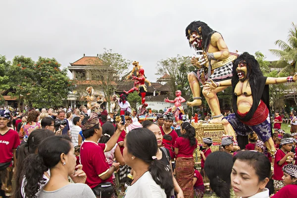 Parada de Ngrupuk em Ubud, Bali — Fotografia de Stock