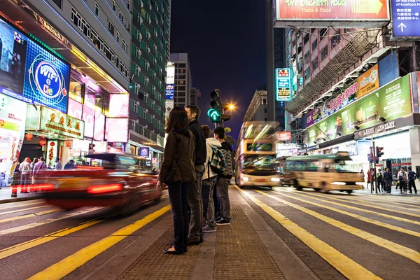 Voetgangers kruising weg — Stockfoto