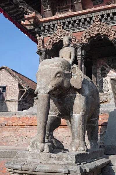 Posąg kamienny słonia — Zdjęcie stockowe