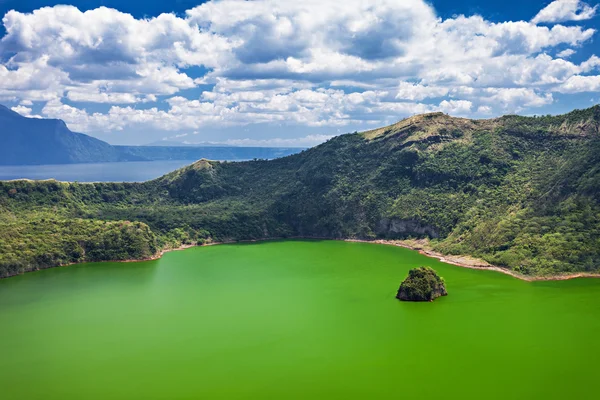 タール火山の湖 — ストック写真
