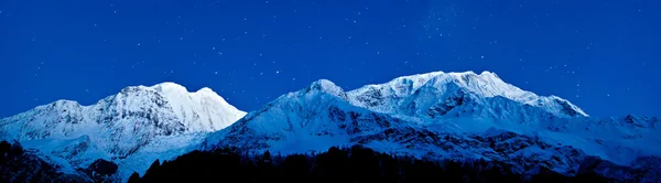 Montanhas Gangapurna e Annapurna — Fotografia de Stock