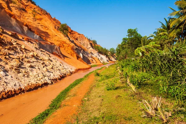 Fairy Stream Suoi Tien Pequeno Riacho Escondido Atrás Dunas Areia — Fotografia de Stock