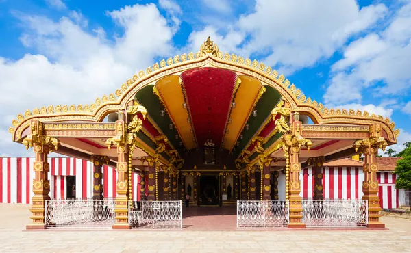 ナラー カンダスワミー コビル Nallur Kandaswamy Kovil はスリランカ北部ジャフナ地区で最も重要なヒンズー教の寺院の一つ — ストック写真