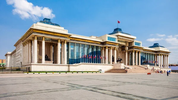 Istana Pemerintah Terletak Sisi Utara Lapangan Chinggis Atau Lapangan Sukhbaatar — Stok Foto