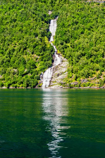 Bringefossen Gomsdalsfossen Водоспад Над Гейрангерфьорд Розташована Поблизу Села Geiranger Норвегія — стокове фото