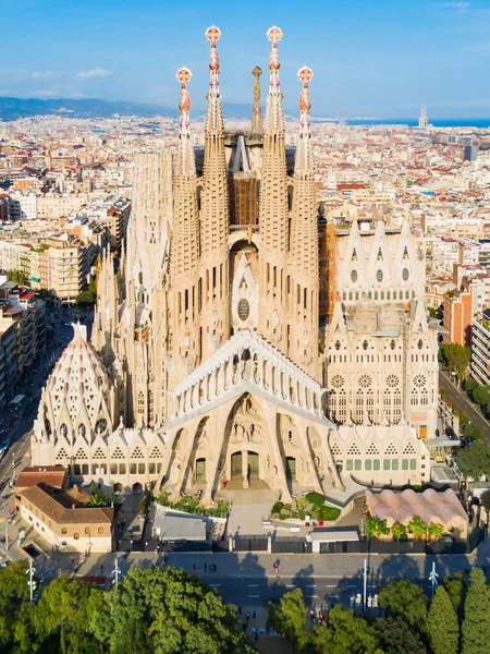 バルセロナ スペイン 2017年10月3日 サグラダファミリー大聖堂の空中パノラマビュー サグラダ ファミリア Sagrada Familia カタルーニャの建築家アントニ ガウディが設計したバルセロナのカトリック教会 — ストック写真