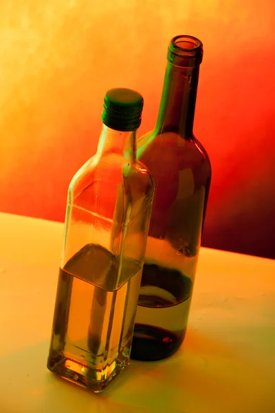 Natura morta di bottiglie di vetro — Foto Stock