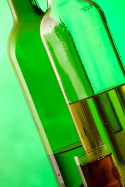 Ainda vida de garrafas de vidro — Fotografia de Stock