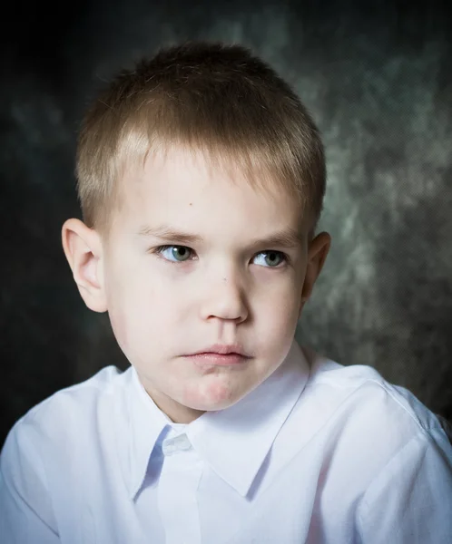 Portret małego chłopca blond — Zdjęcie stockowe