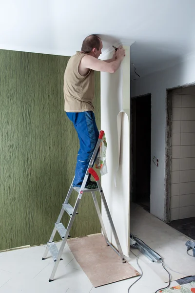 Efterbehandling av väggar. reparation av city apartment — Stockfoto