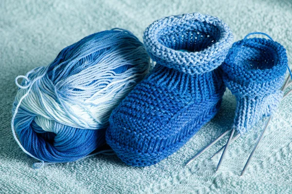 Bola de fios de melange azul-azul para tricô de botas para o Imagens De Bancos De Imagens