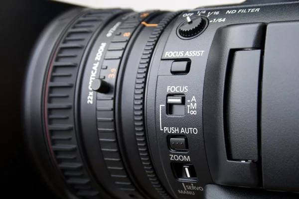 Close up de lente de câmera de vídeo profissional — Fotografia de Stock