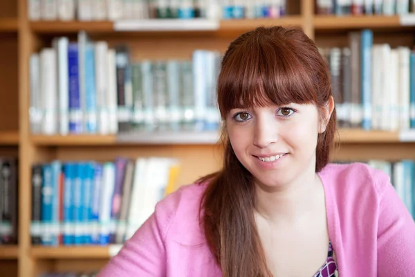 Woman studying — Stock Photo, Image