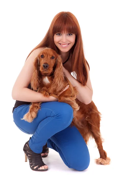 Promenade femme avec un chien — Photo