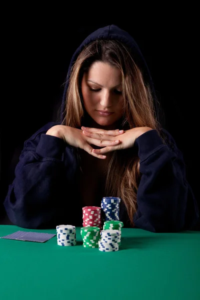 Woman playing poke — Stock Photo, Image