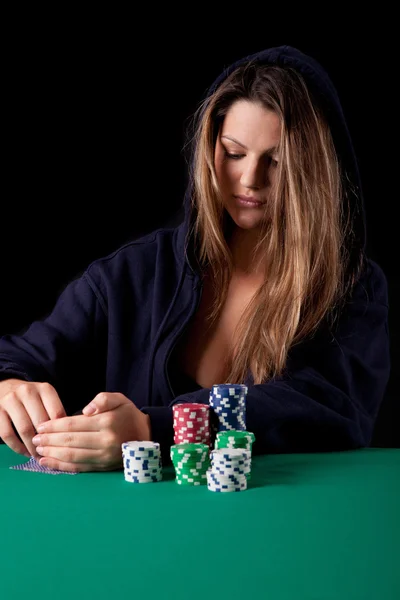 Woman playing poke — Stock Photo, Image