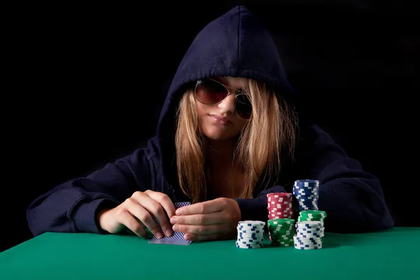 Woman playing poke — Stock Photo, Image