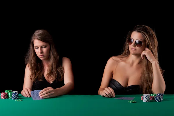 Frauen beim Pokern — Stockfoto
