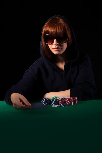 Woman playing poker — Stock Photo, Image