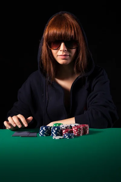 Woman playing poker — Stock Photo, Image
