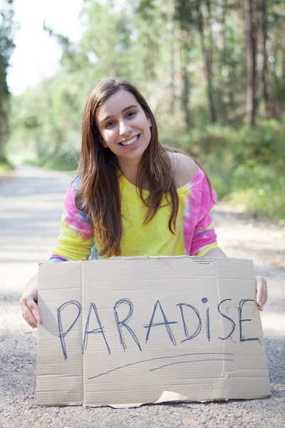 Woman holding card — Stock Photo, Image