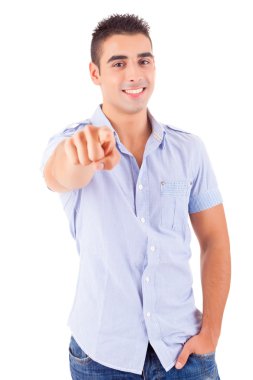 yakışıklı bir genç adam ileriye dönük stüdyo çekim
