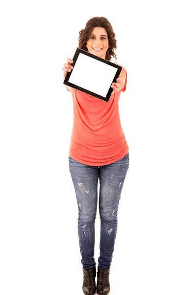 Gelukkig jonge vrouw presenteren een tablet pc — Stockfoto