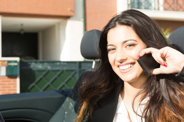 Mujer de negocios en coche deportivo —  Fotos de Stock