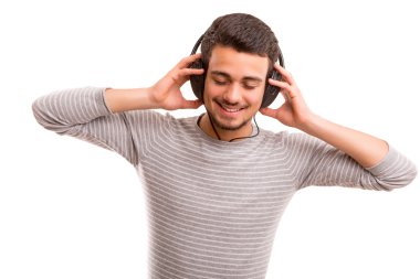 Müzik dinleyen adam.
