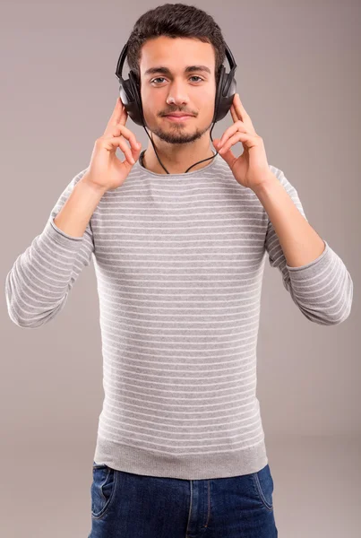 Man listening to music — Stock Photo, Image