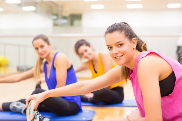 Les gens au gymnase — Photo