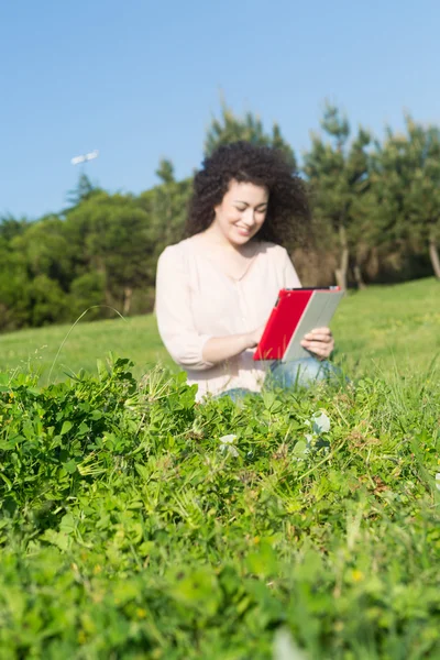 Jonge vrouw — Stockfoto