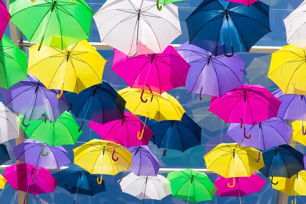 Deštníky zbarvení oblohy — Stock fotografie