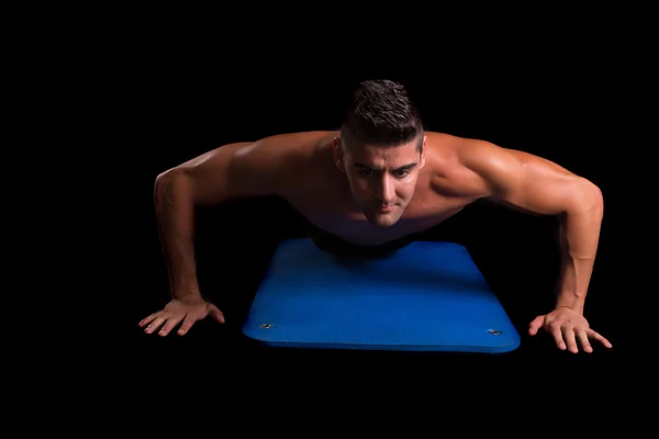 Hombre haciendo ejercicio —  Fotos de Stock