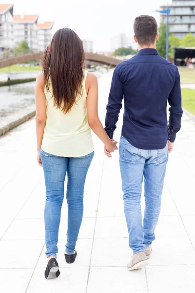 Pareja joven enamorada —  Fotos de Stock