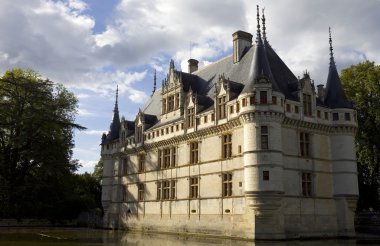 AZAY-le-rideau