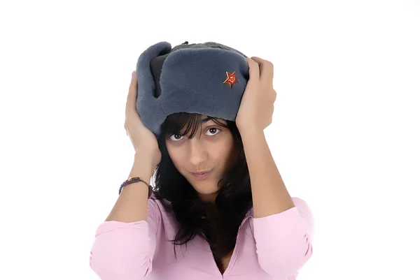 Giovane ragazza con un ritratto di cappello russo — Foto Stock