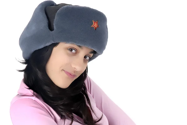 Junges Mädchen mit russischem Hut — Stockfoto