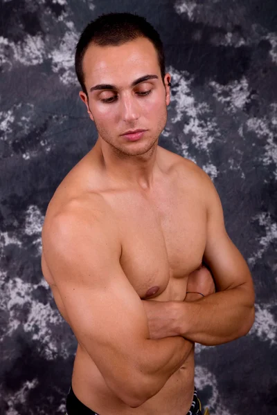 Un jeune homme sensuel portrait rapproché — Photo