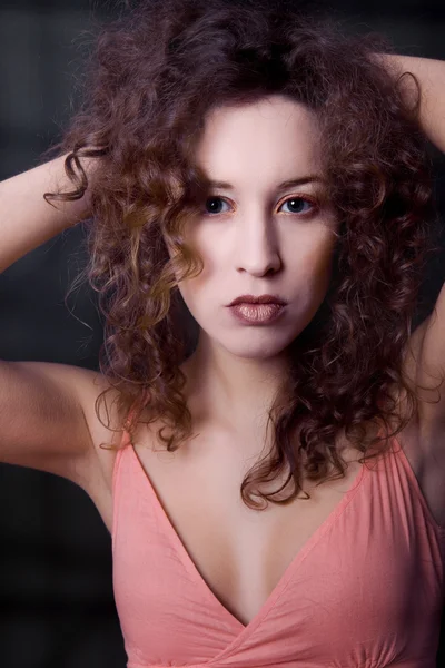 Portrait of young beautiful woman — Stock Photo, Image