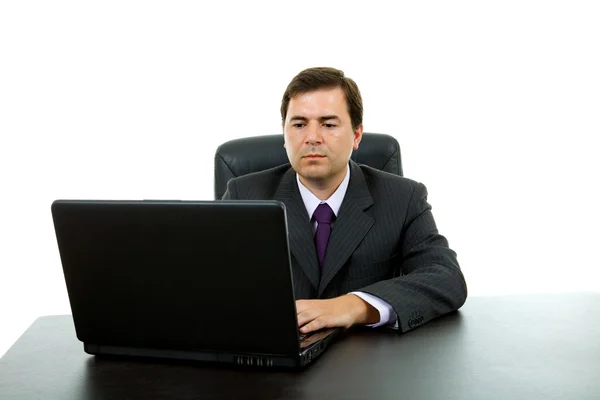 Młody biznesmen pracuje z laptopem — Zdjęcie stockowe