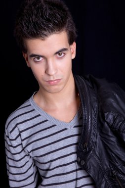 Genç casual adam portresi, studio resim