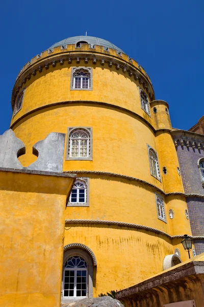 Detalle del palacio de Pena, en el pueblo de Sintra, Lisboa, Portugal — Foto de Stock