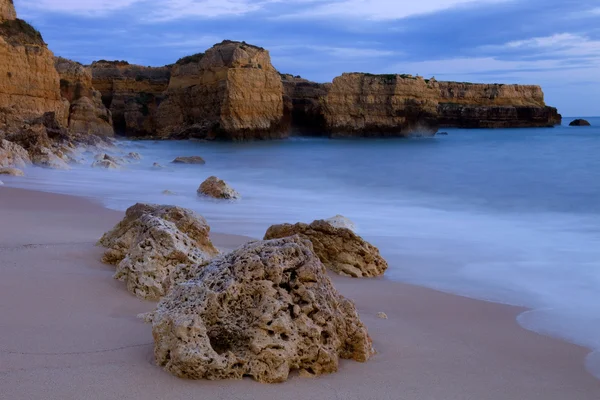 Długich ekspozycji w Oceanie w algarve, Portugalia — Zdjęcie stockowe