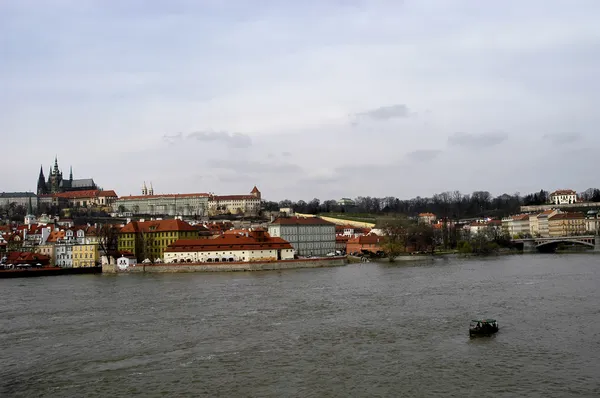 Boat in vlatva river, in prague — Stock Photo, Image