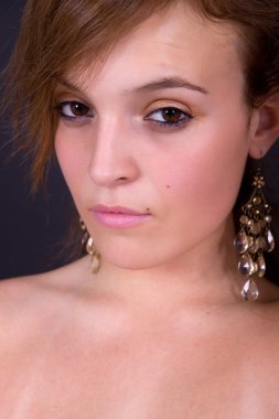 Genç güzel kadın.