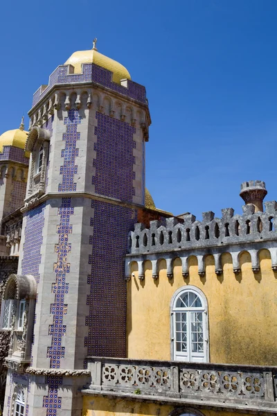 Detalhe do palácio da Pena, na aldeia de Sintra, Lisboa, Portugal — Fotografia de Stock