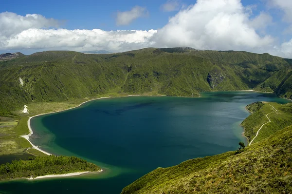 O lago de fogo na ilha dos Açores de são Miguel — Fotografia de Stock