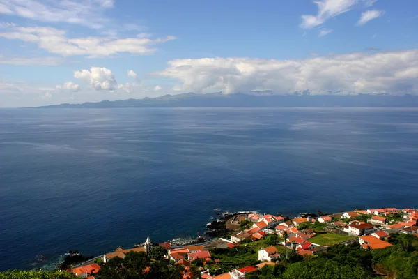 Pueblo en la costa de Azores — Foto de Stock