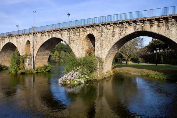 Antiga ponte romana de Ponte da Barca — Fotografia de Stock